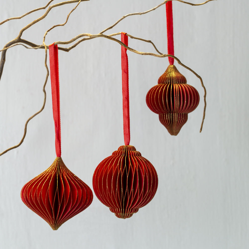 Honeycomb Decoration Ornate Boule Red