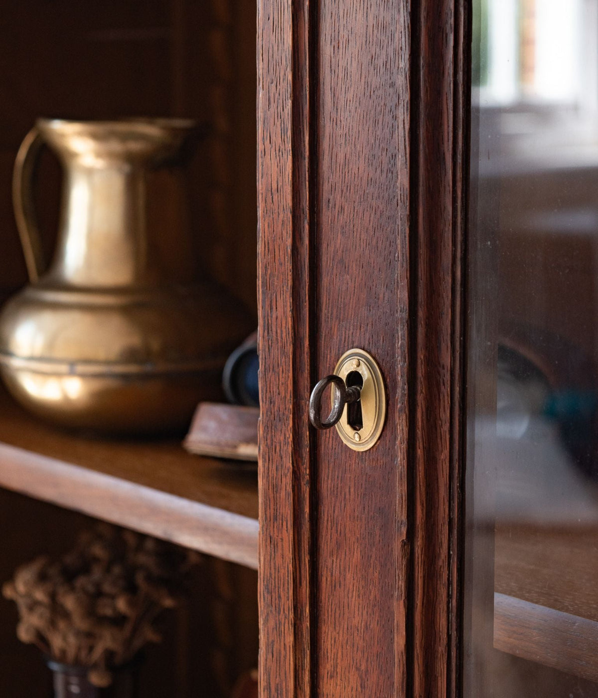 Late-19th Century Oak Glazed Armoire with Reeded Pilasters