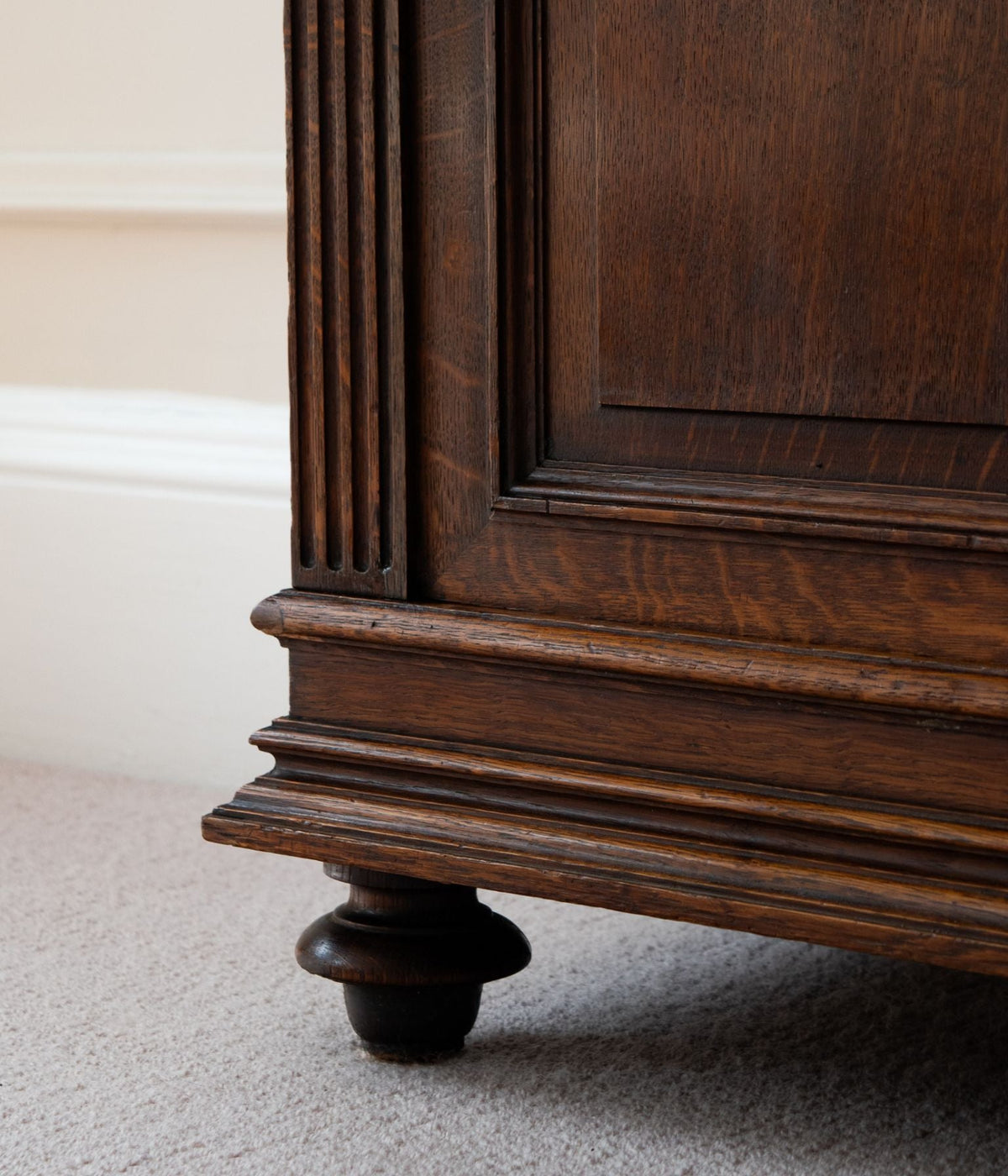 Late-19th Century Oak Glazed Armoire with Reeded Pilasters