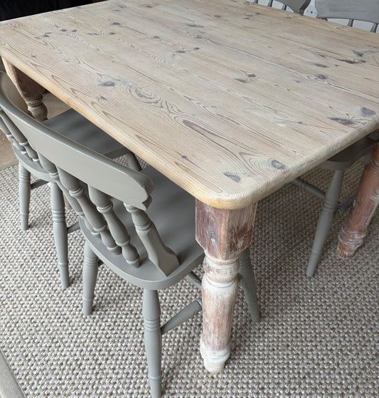 Pine table and 4 x spindle chair set in Baluster