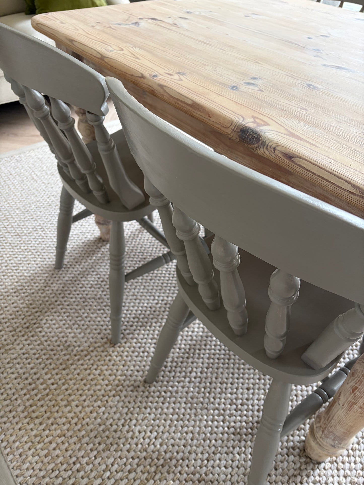 Pine table and 4 x spindle chair set in Baluster