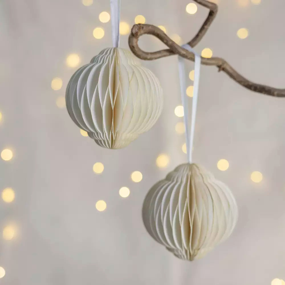 Honeycomb Decoration Ornate Boule Ivory
